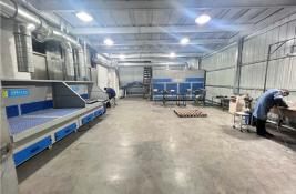 自社工場の木工組立場
